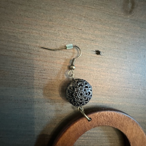 Le Chateau wooden hoop earrings - Picture 7 of 7